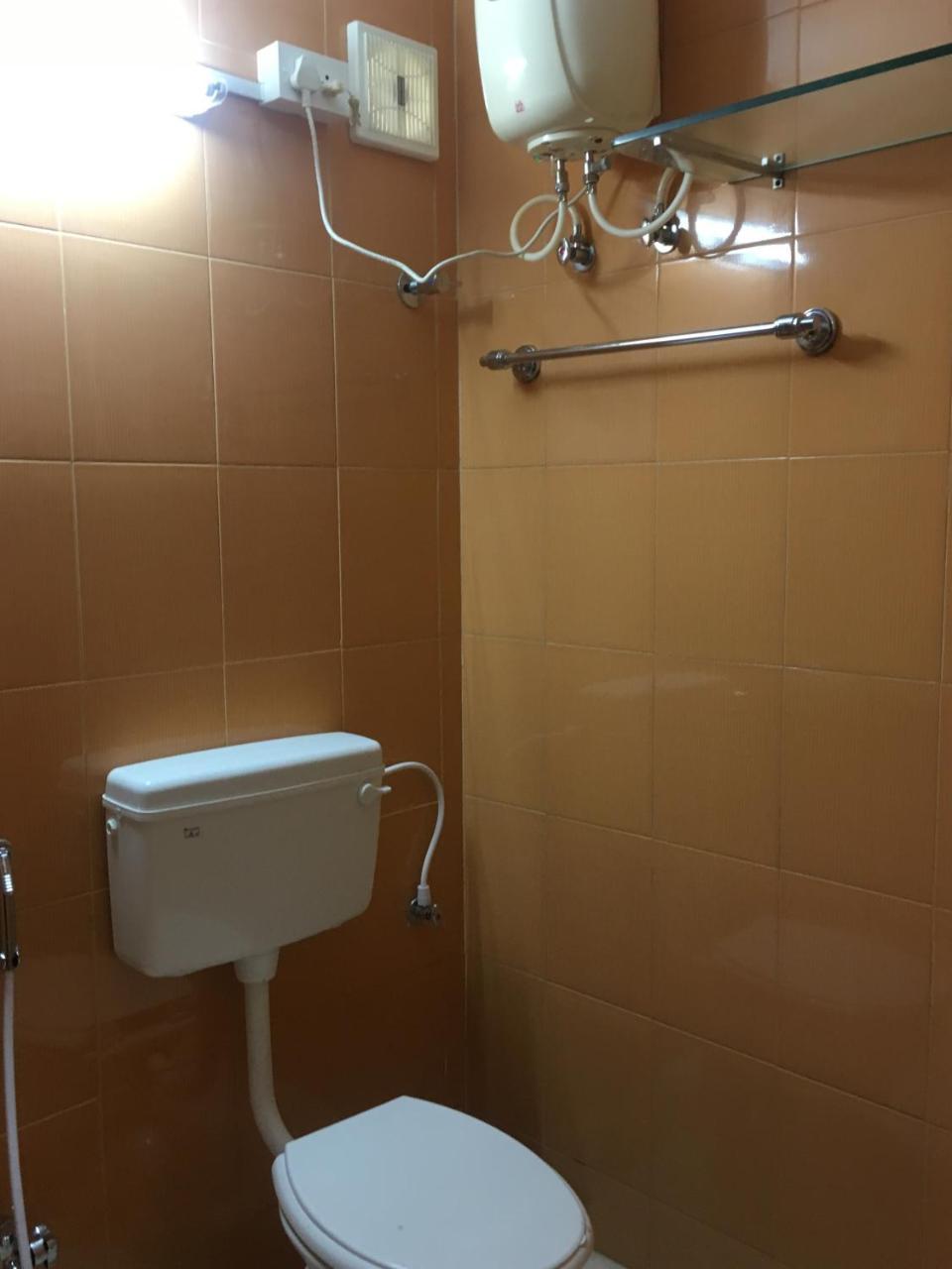Sun Shine Hotel Csennai Kültér fotó